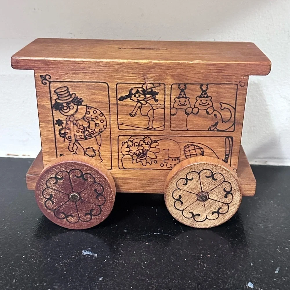 Vintage 1970 Toystalgia Wooden Circus Box Car Bank with Working Wheels - Picture 1 of 6